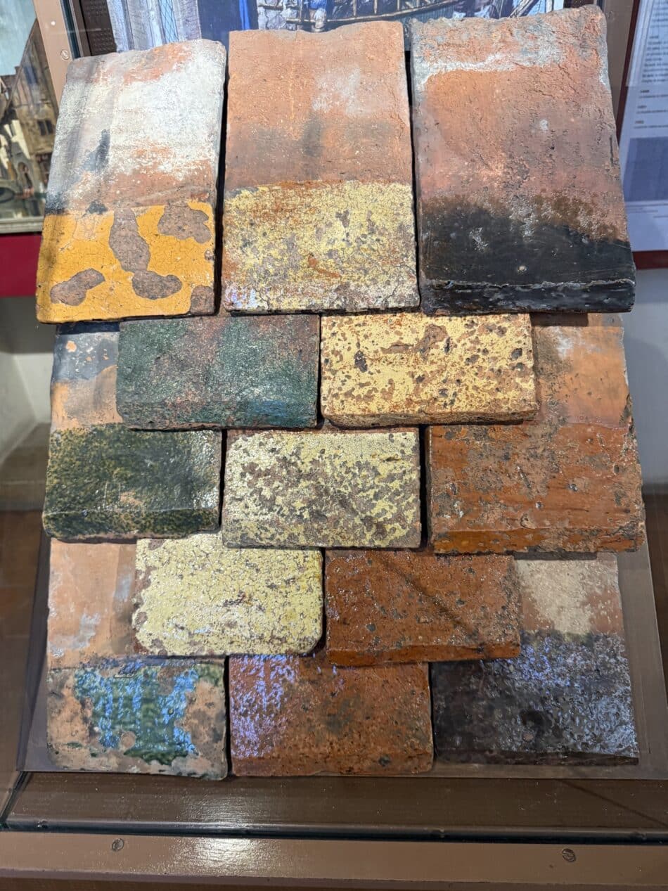 The glazed tiles — replicas of 1902–1907.